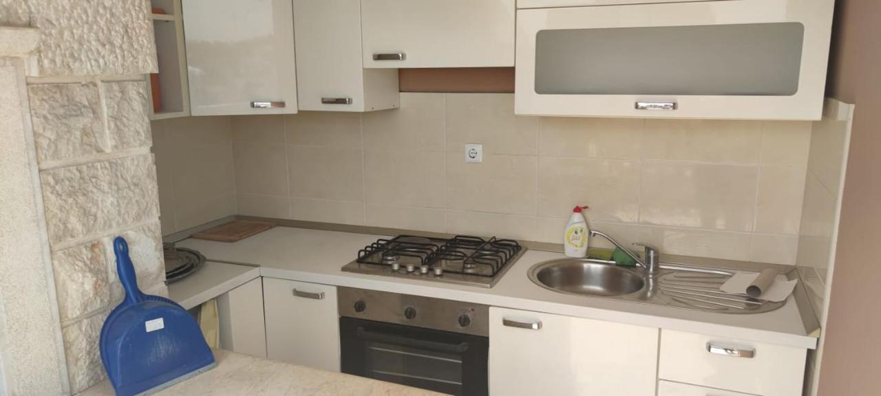 Happy Basset Terrace Apartment Makarska Exterior photo