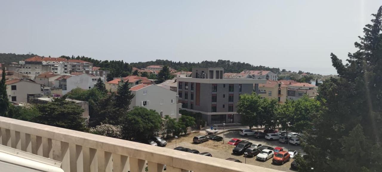 Happy Basset Terrace Apartment Makarska Exterior photo