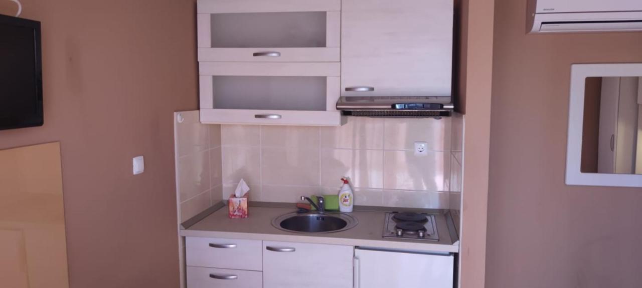 Happy Basset Terrace Apartment Makarska Exterior photo