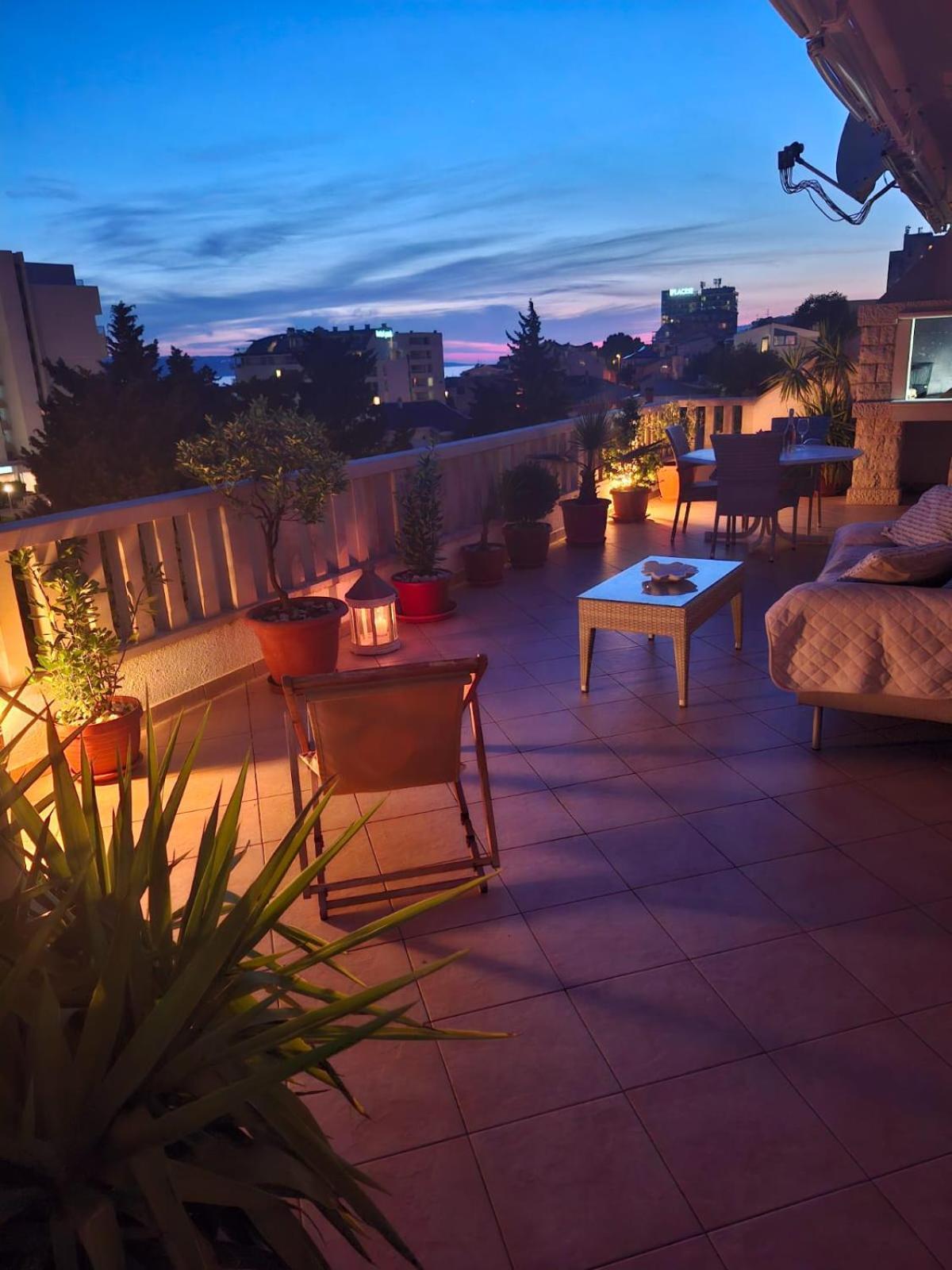 Happy Basset Terrace Apartment Makarska Exterior photo