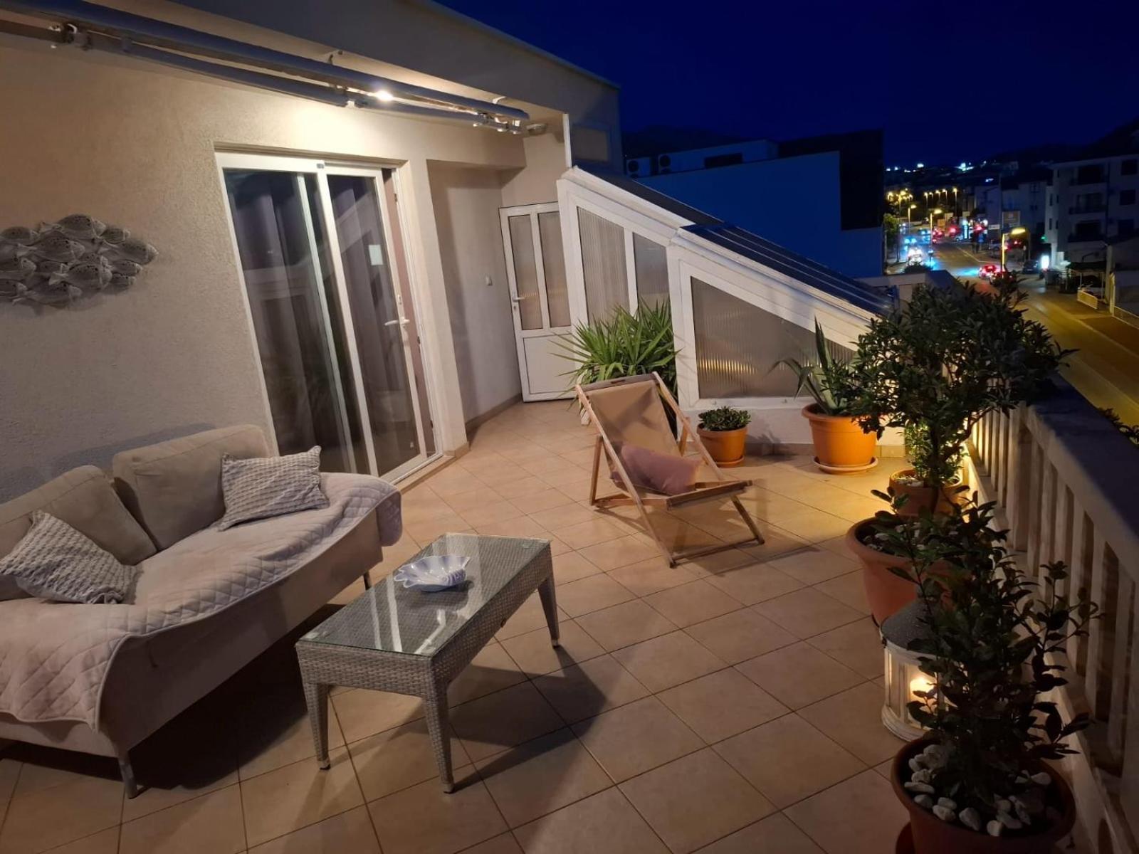 Happy Basset Terrace Apartment Makarska Exterior photo