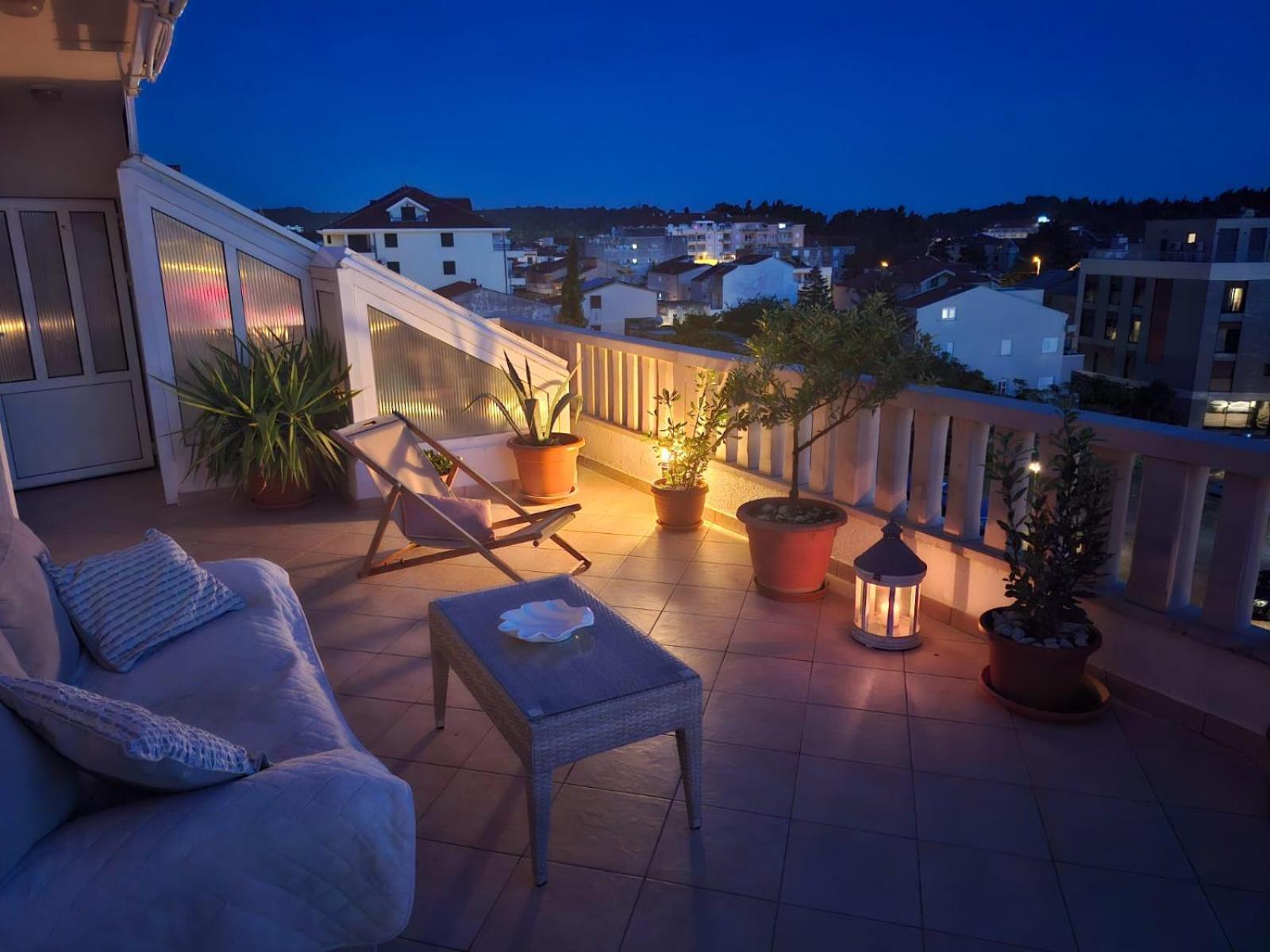 Happy Basset Terrace Apartment Makarska Exterior photo