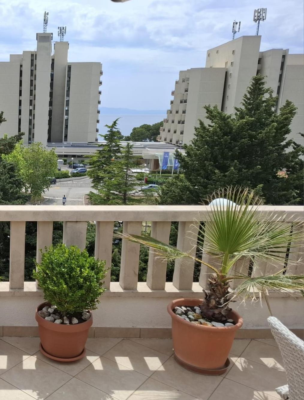 Happy Basset Terrace Apartment Makarska Exterior photo